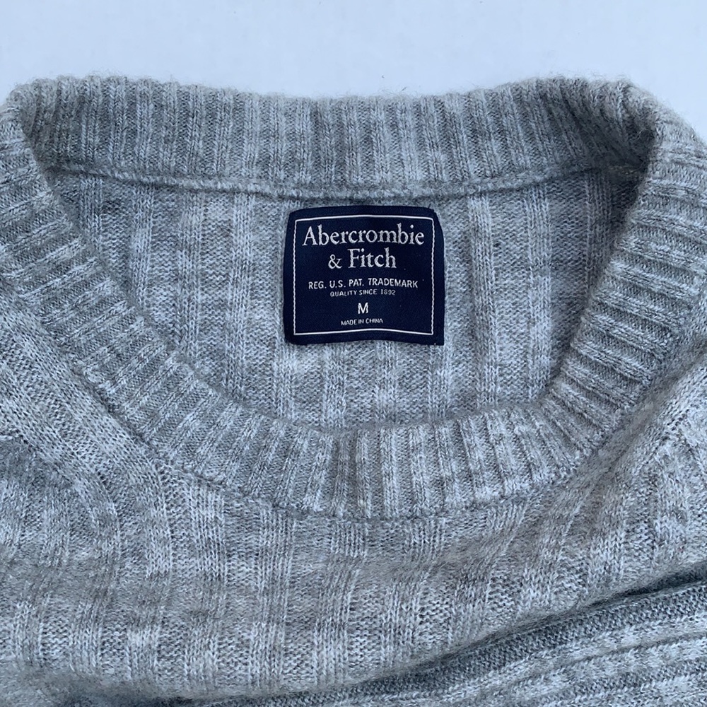 Sweater - Picture 4 of 4